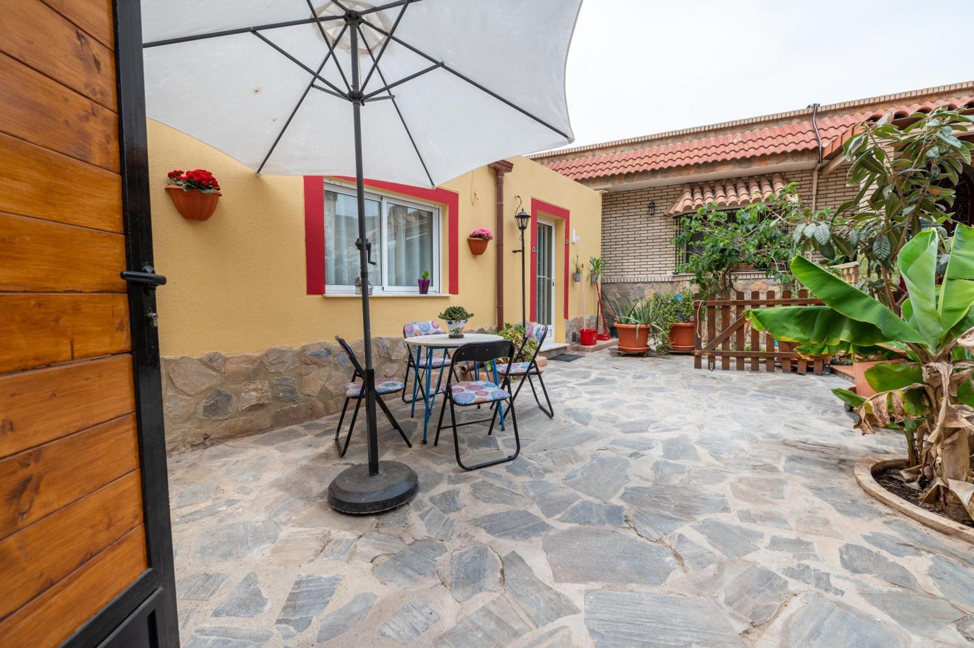 Casa "La Gata Azul" Con Jardin Privado Villa El Campillo del Moro Bagian luar foto